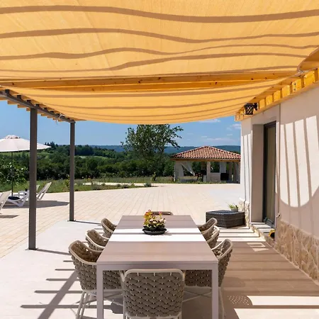 Βίλα Roti Kostrcani